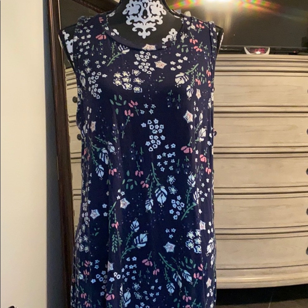 NWT plus swing sleeveless tee
